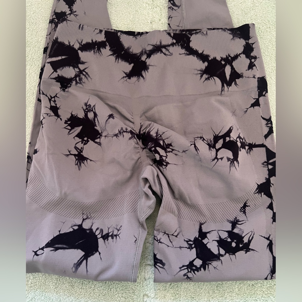 Gray and Black Patterned Leggings